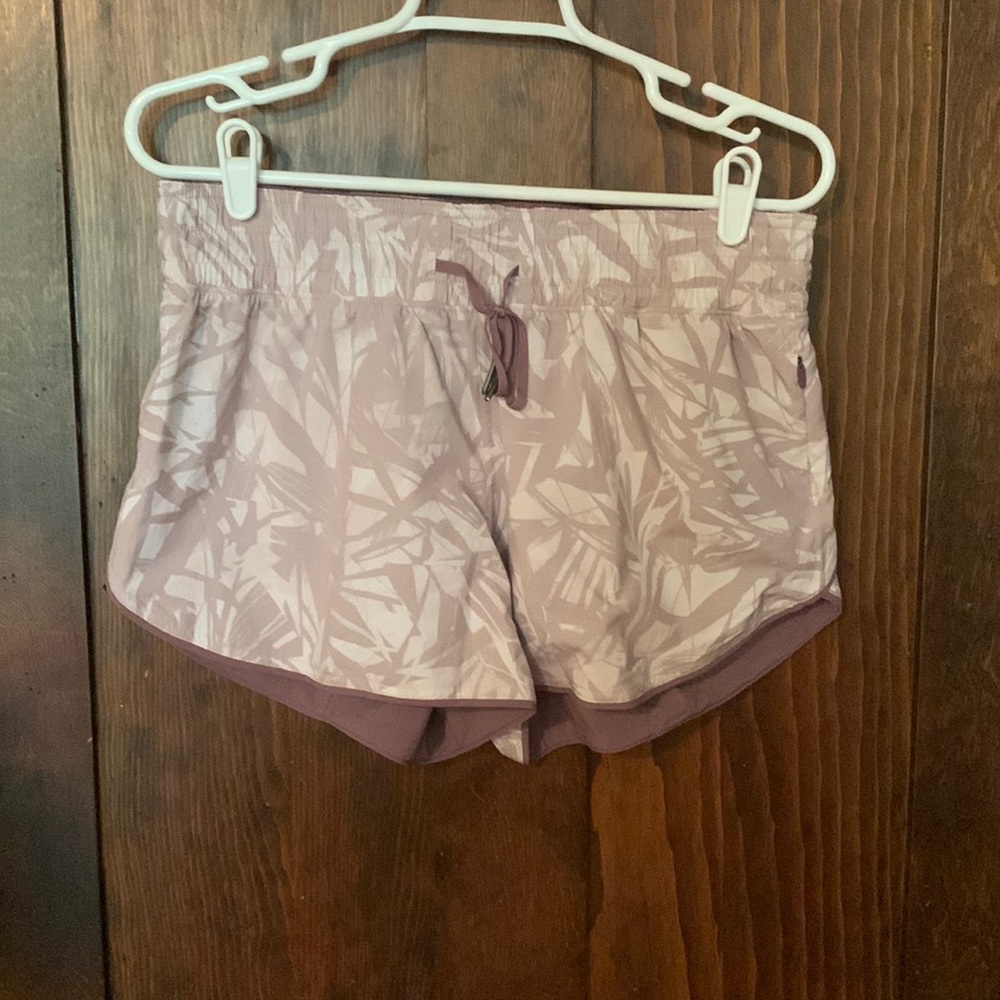 Lululemon 3” Reversible shorts